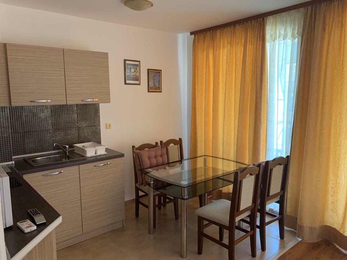 Lilia Guest House Несебир Екстер'єр фото